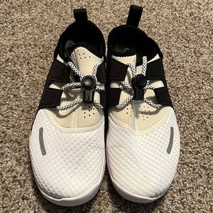 Nike slip on sneaker